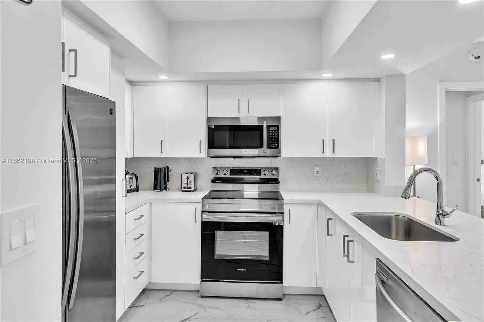 17375 Collins Ave, #1703