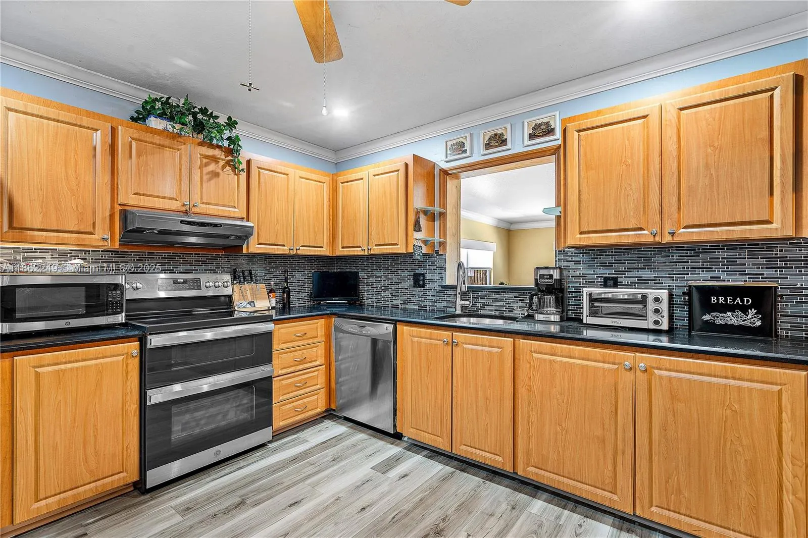 3127 NW 68th St