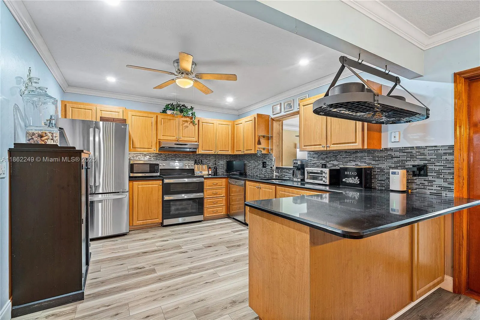 3127 NW 68th St