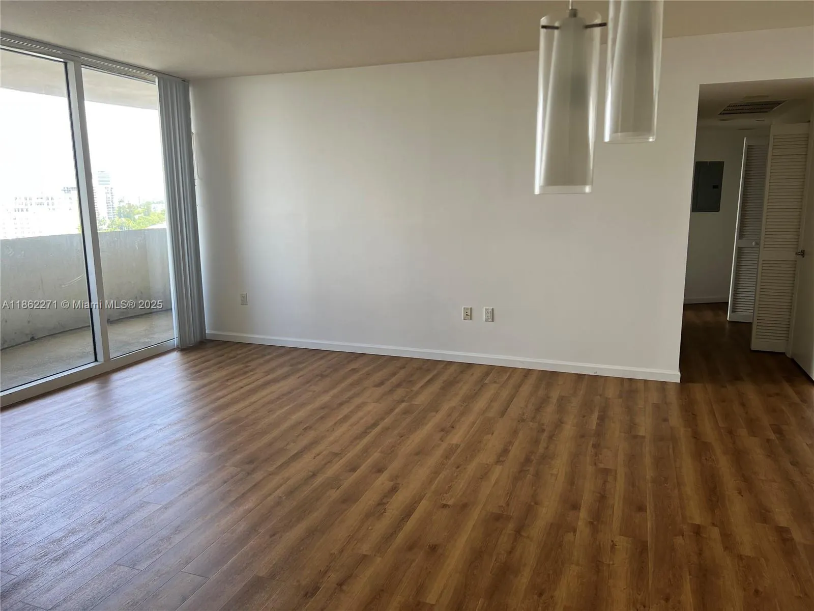 19501 W Country Club Dr, #1411
