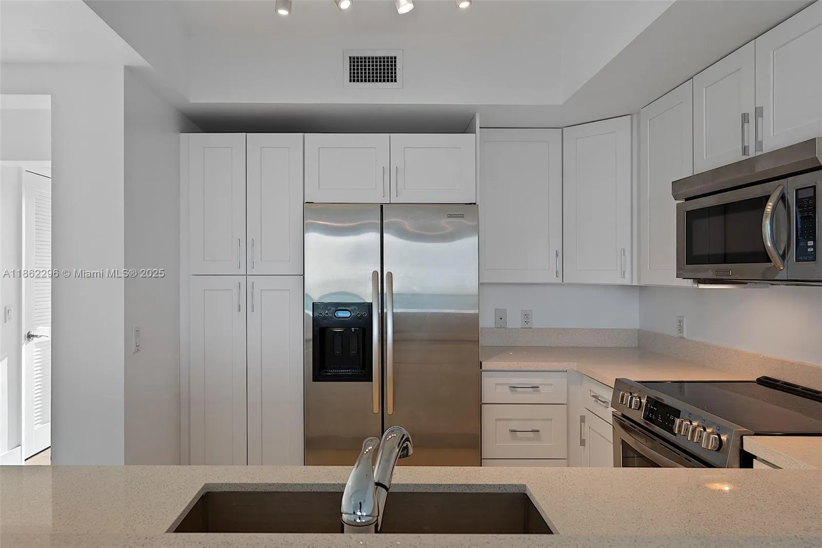 2641 N Flamingo Rd, #2205N