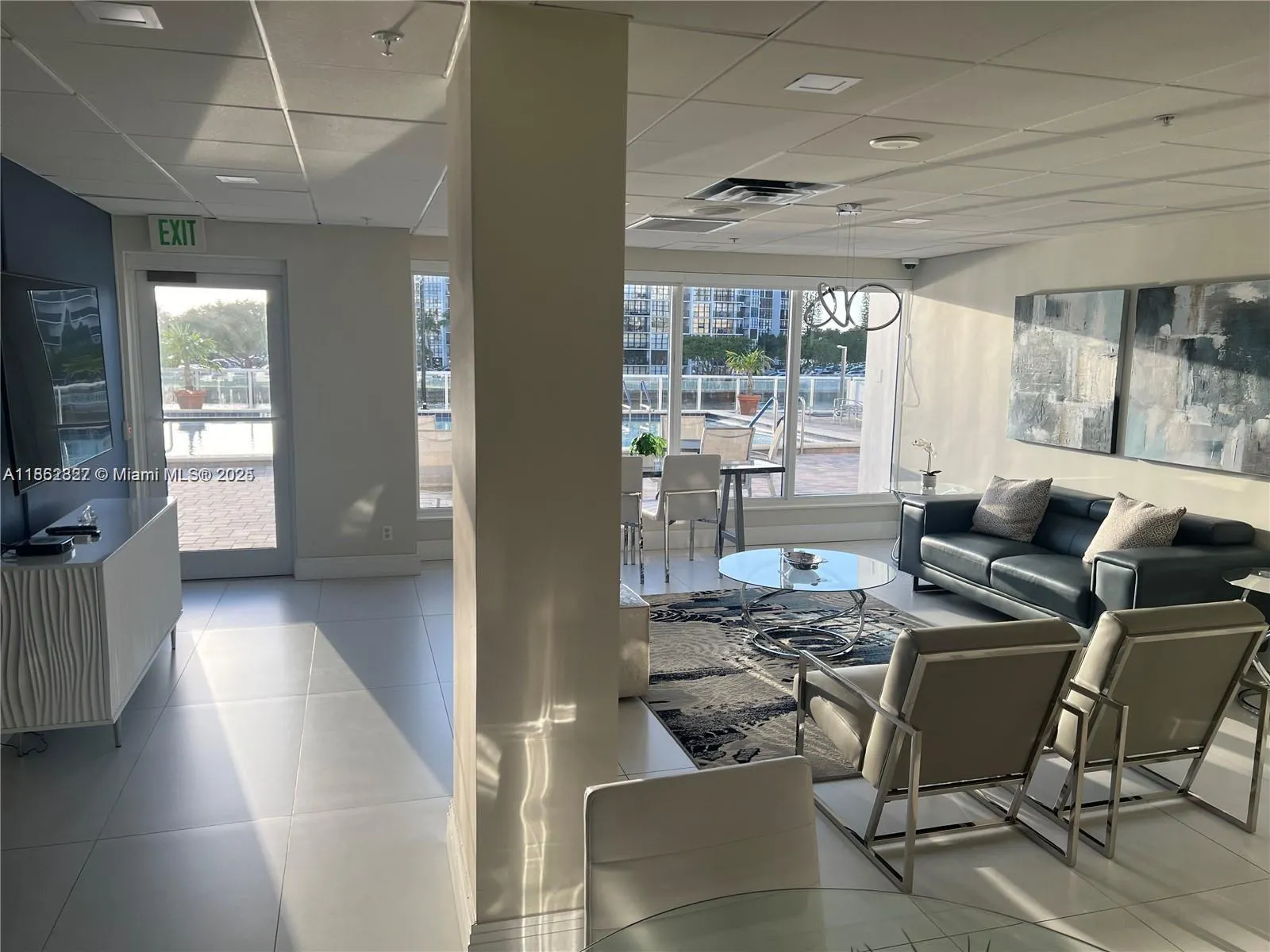 3000 S Ocean Dr, #108