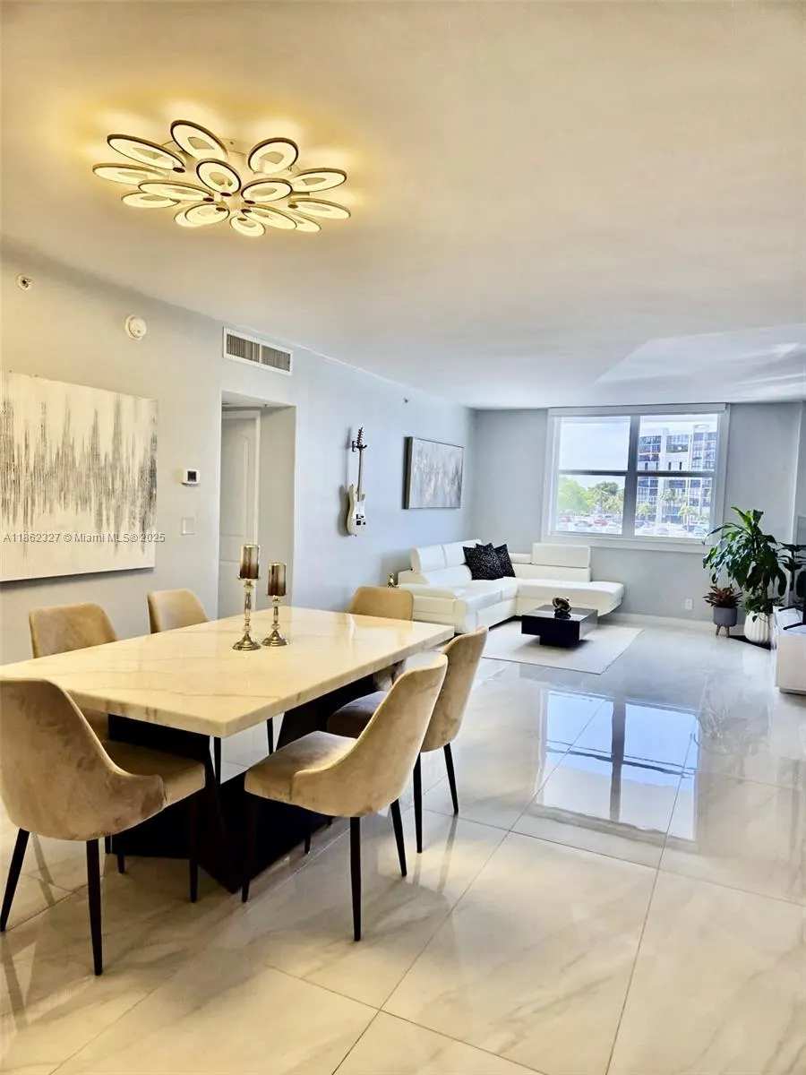 3000 S Ocean Dr, #108