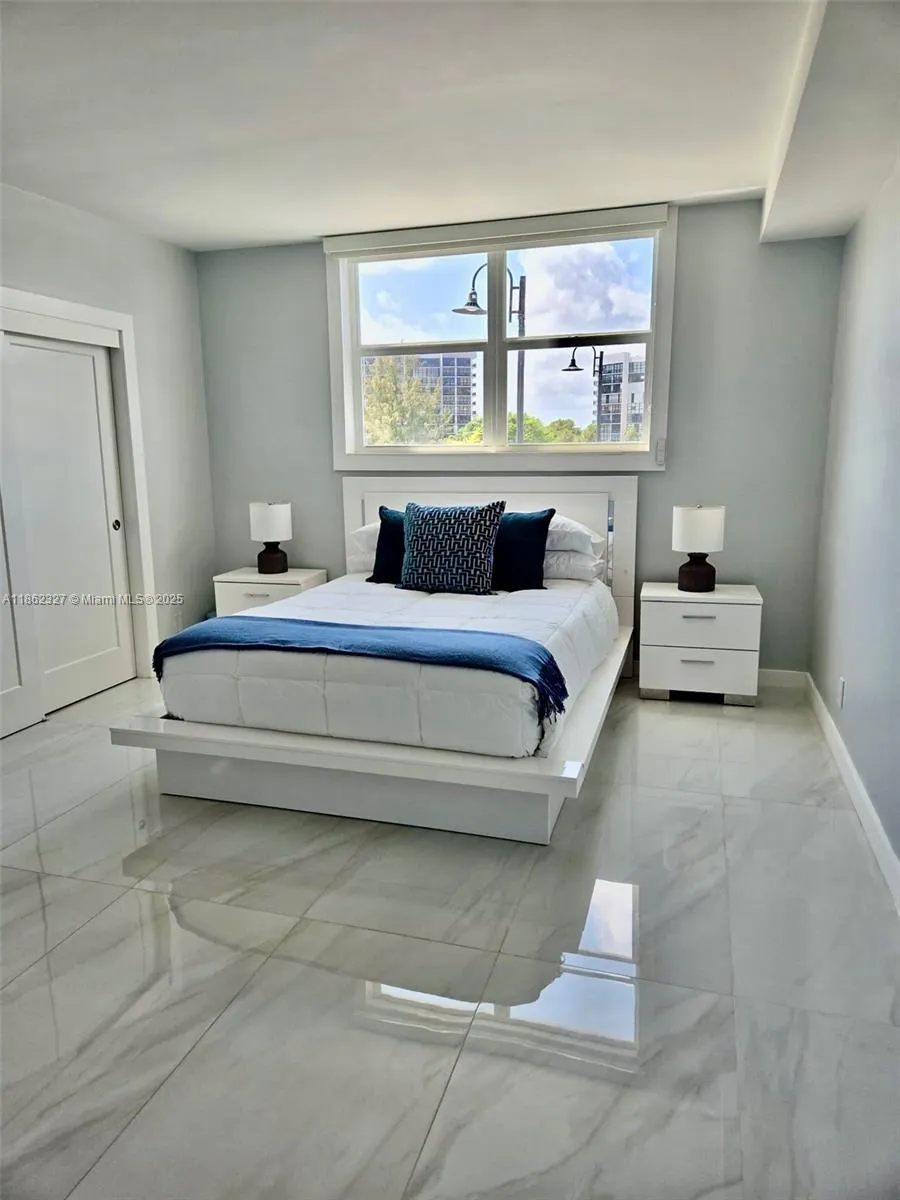 3000 S Ocean Dr, #108