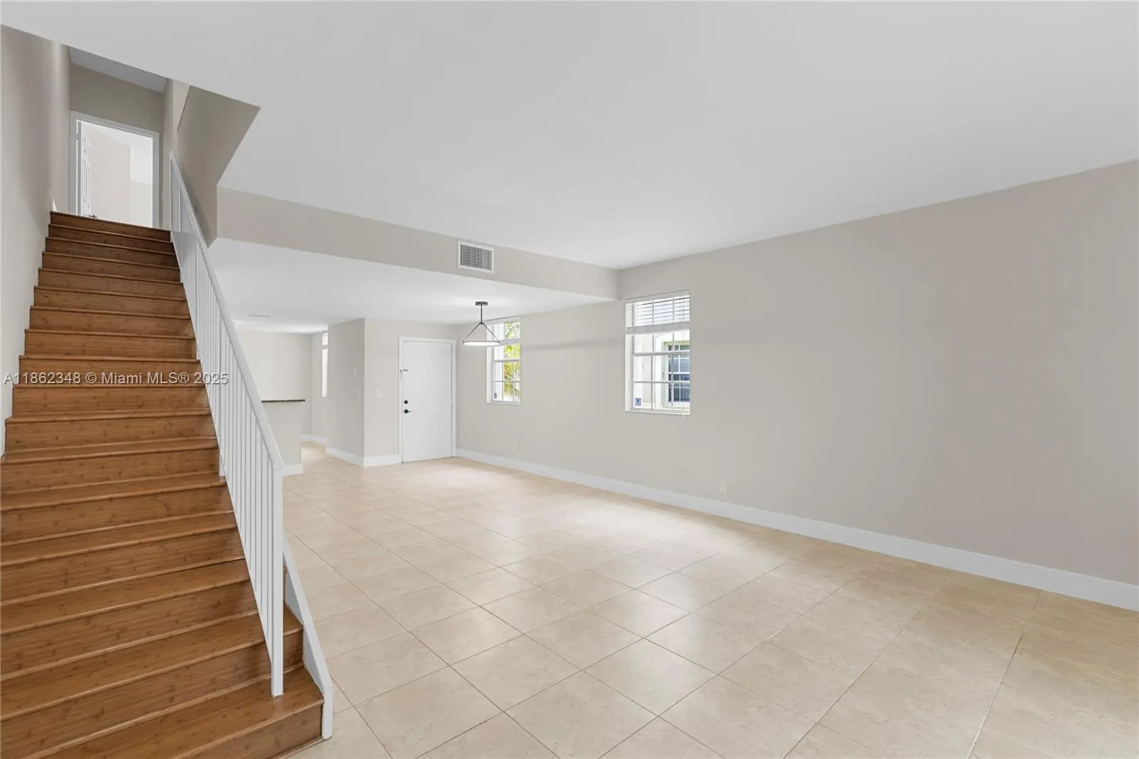 1081 Sorrento Dr, #1081
