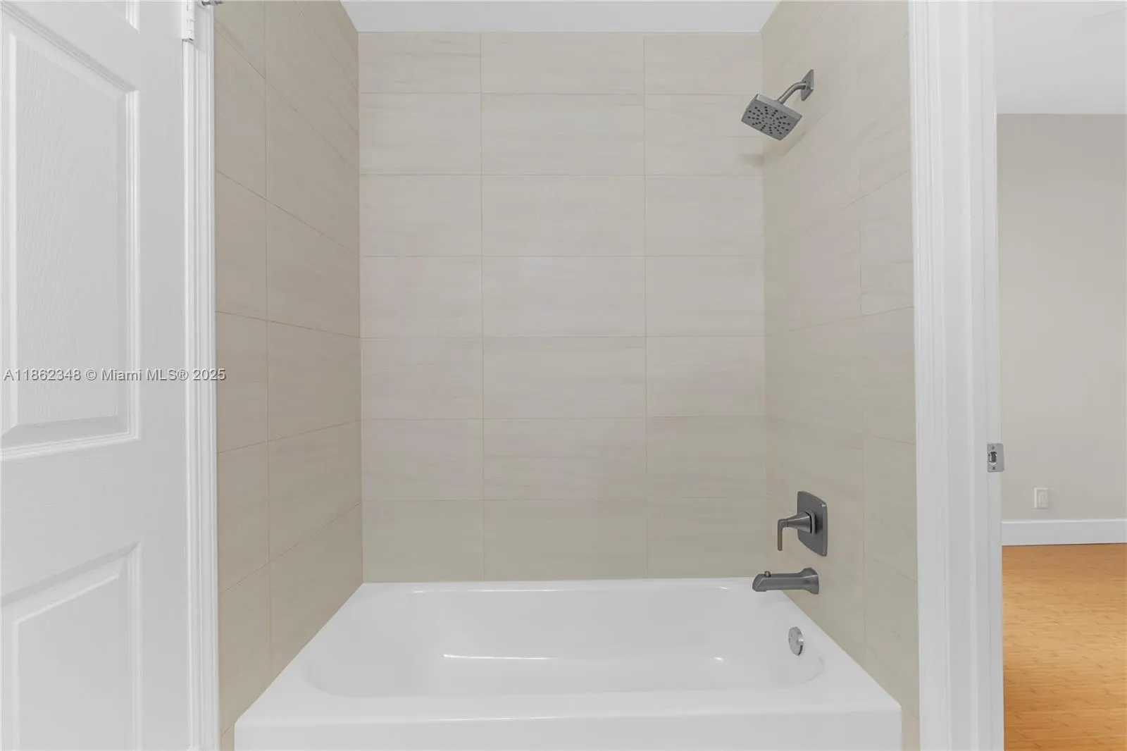 1081 Sorrento Dr, #1081