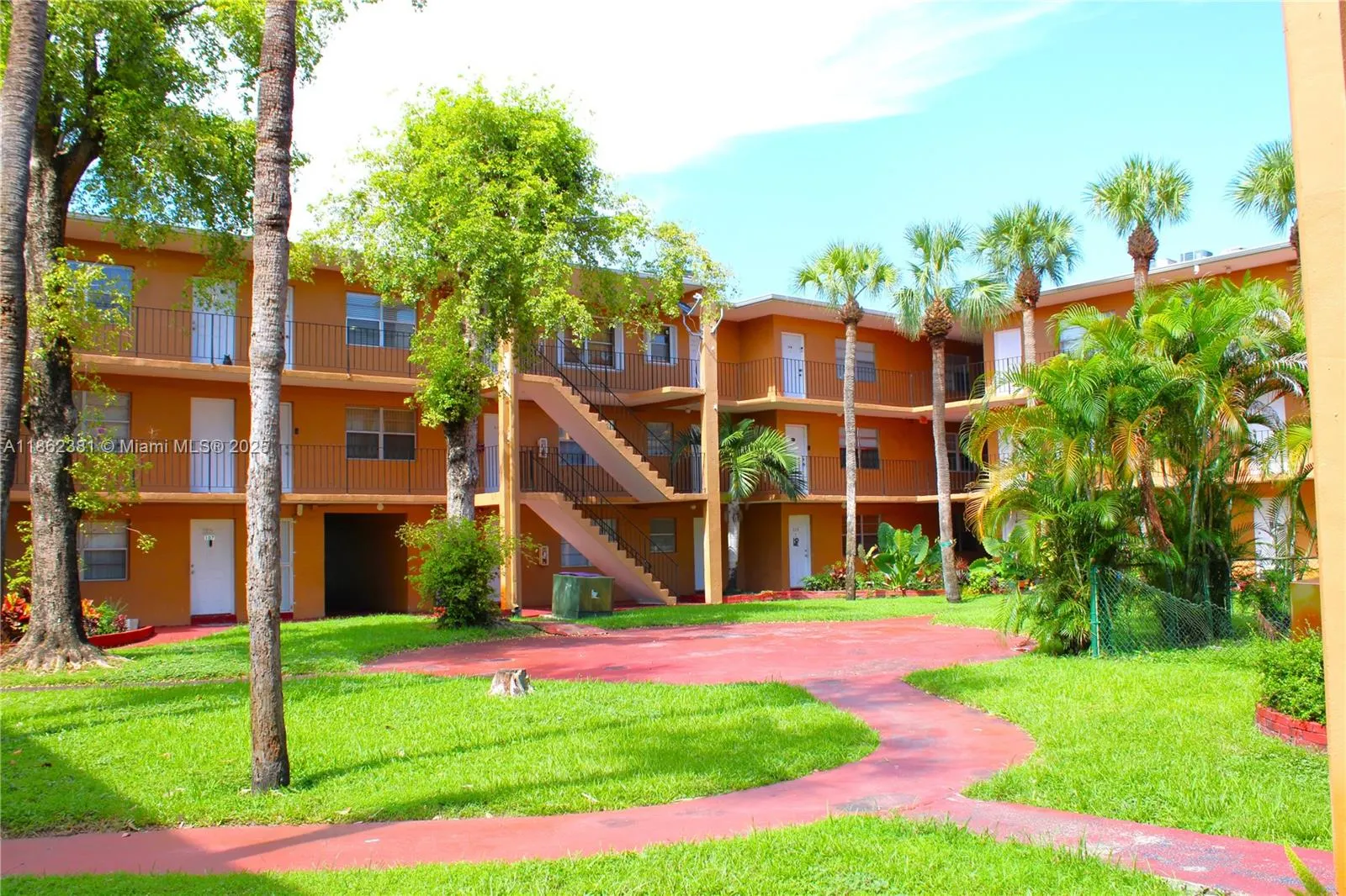 1280 W 54th St, #308B