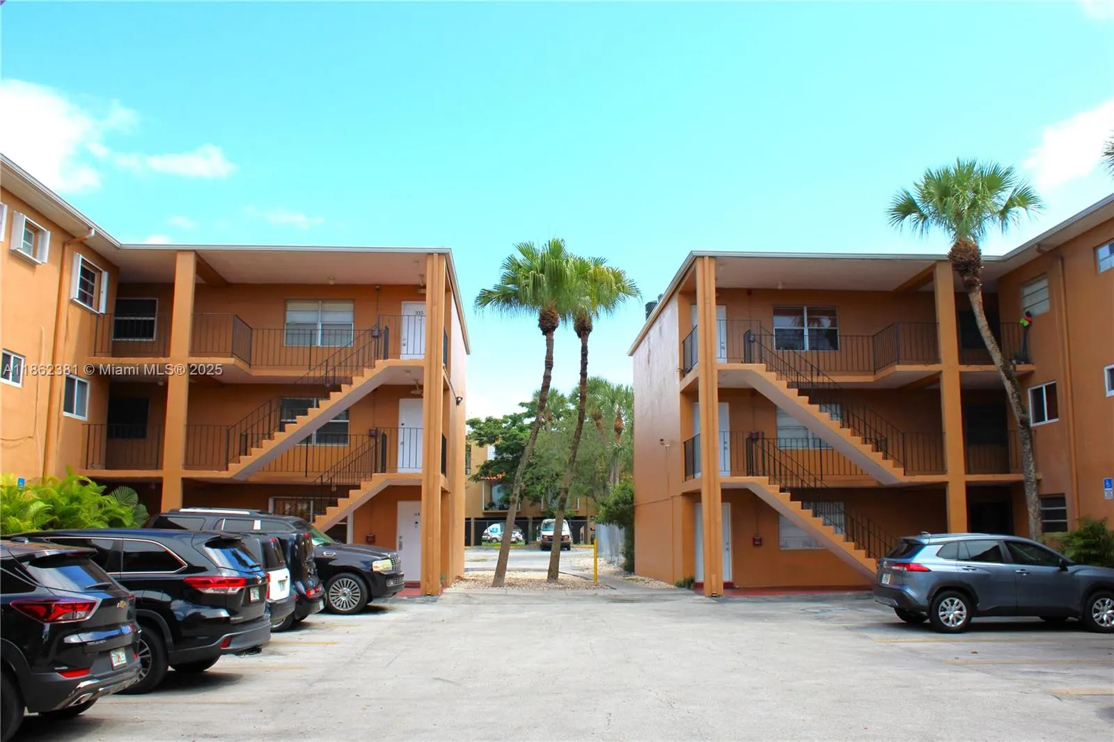 1280 W 54th St, #308B