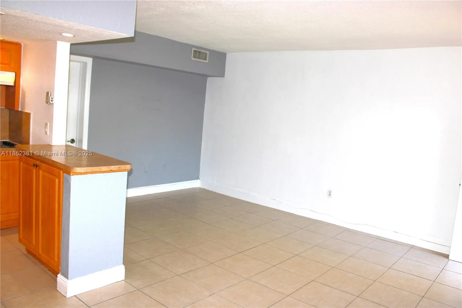 1280 W 54th St, #308B
