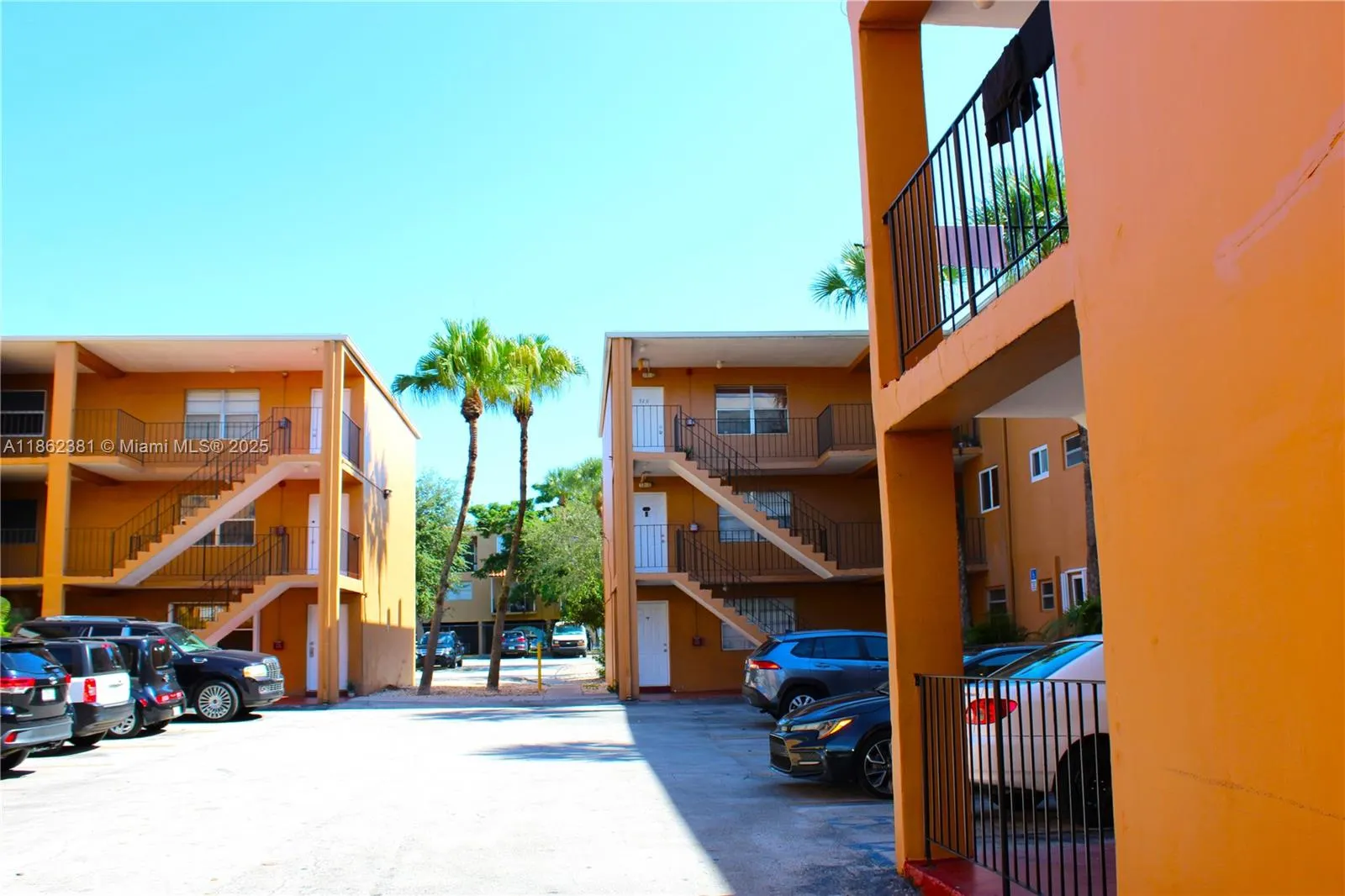 1280 W 54th St, #308B