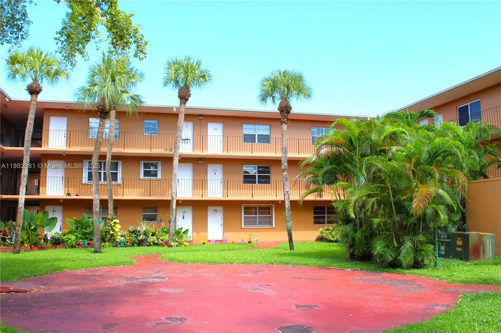 1280 W 54th St, #308B