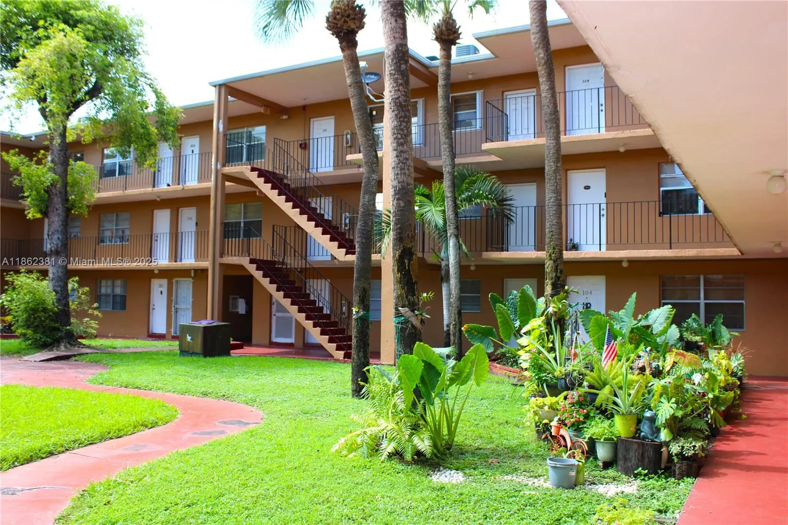 1280 W 54th St, #308B