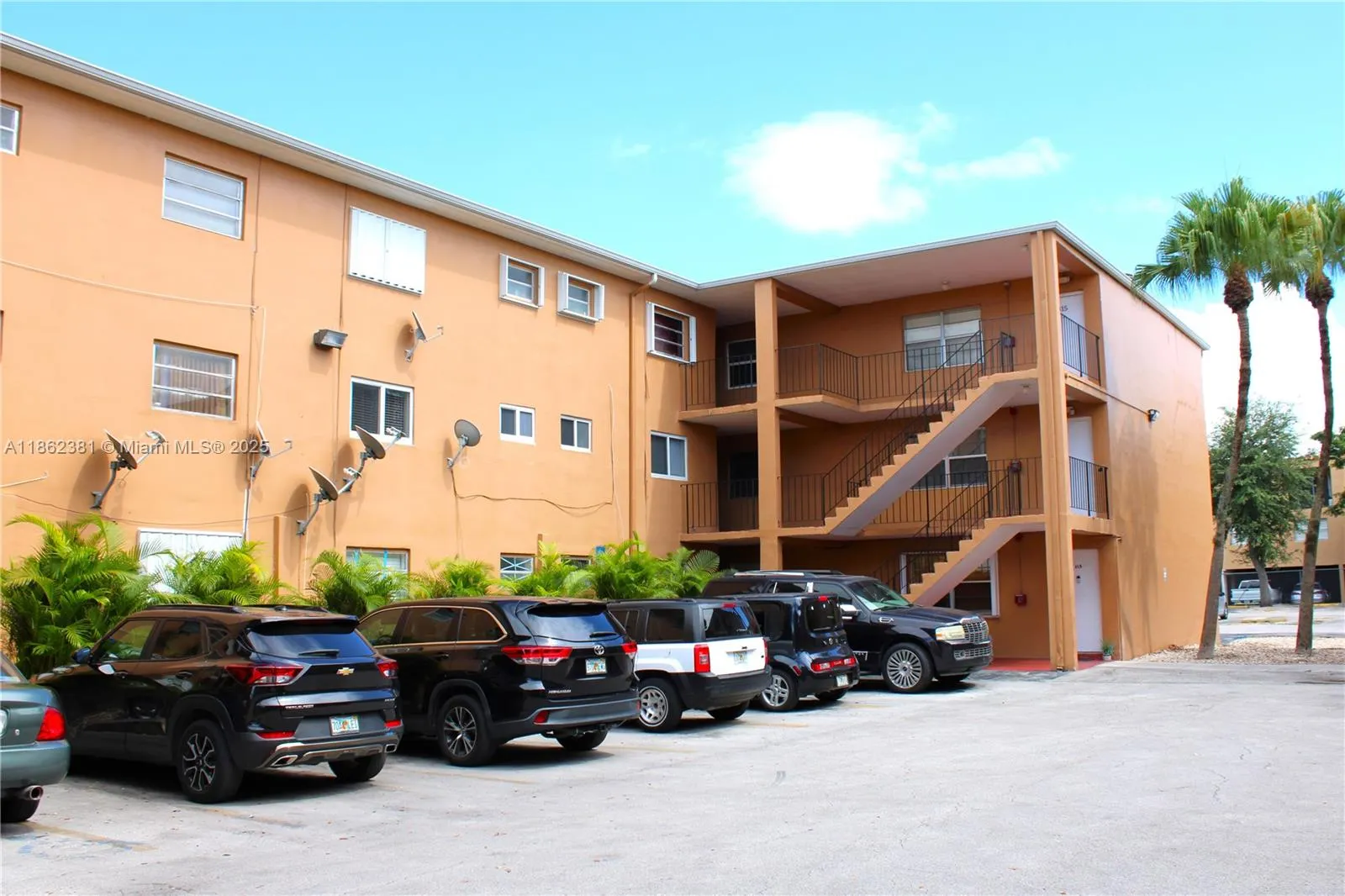 1280 W 54th St, #308B