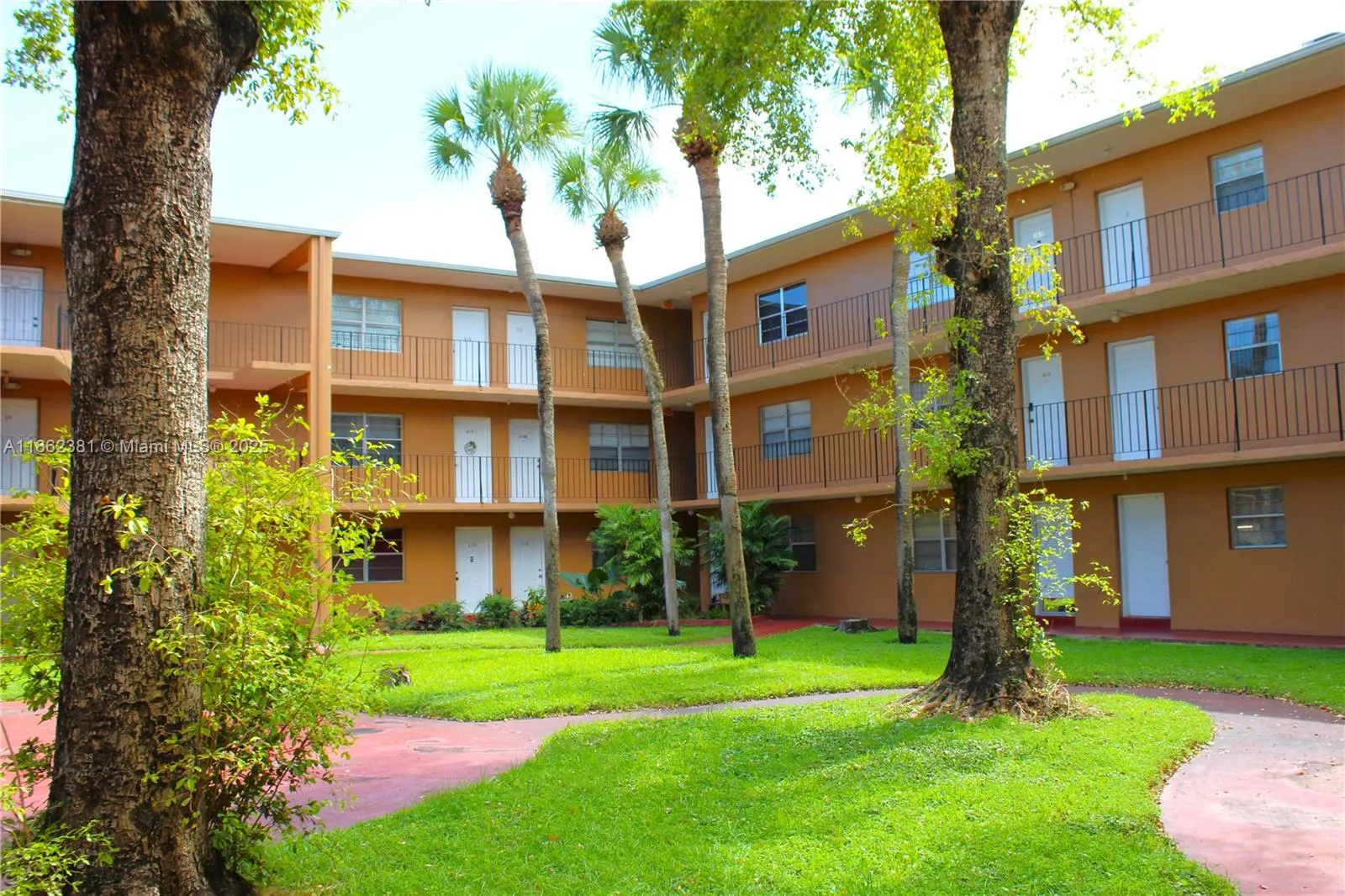 1280 W 54th St, #308B