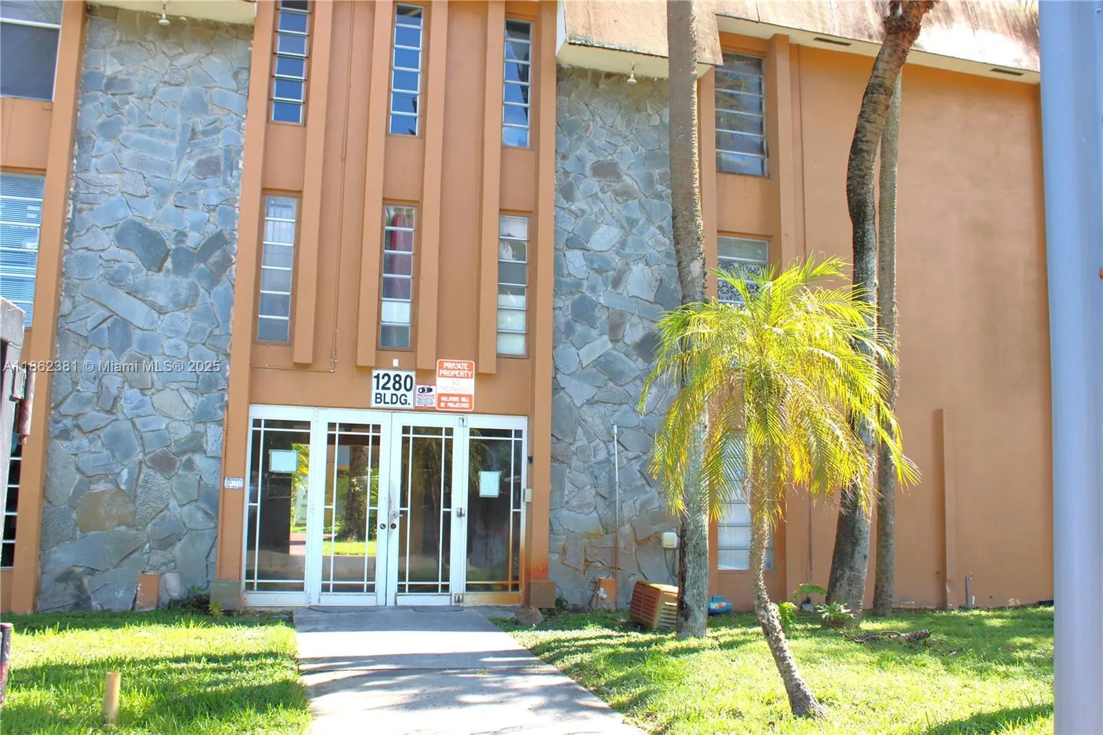 1280 W 54th St, #308B