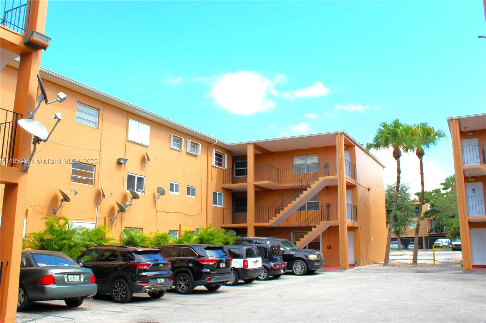 1280 W 54th St, #308B