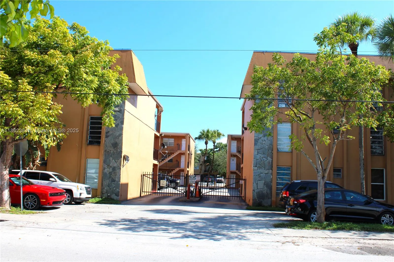 1280 W 54th St, #308B