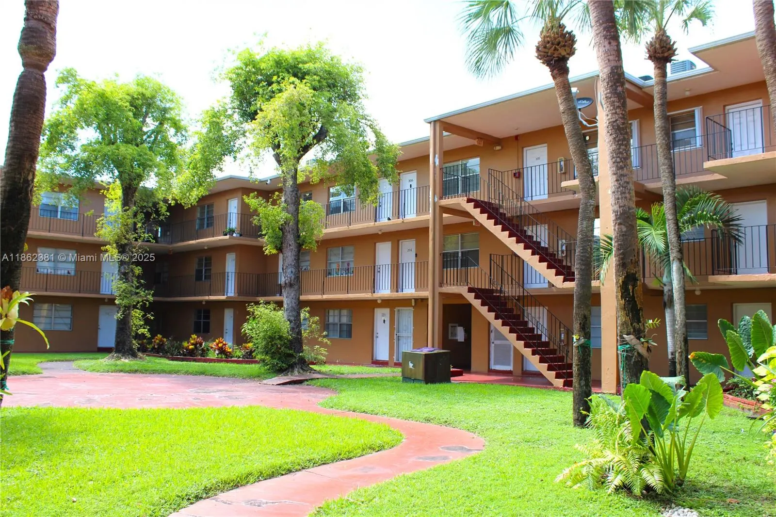 1280 W 54th St, #308B