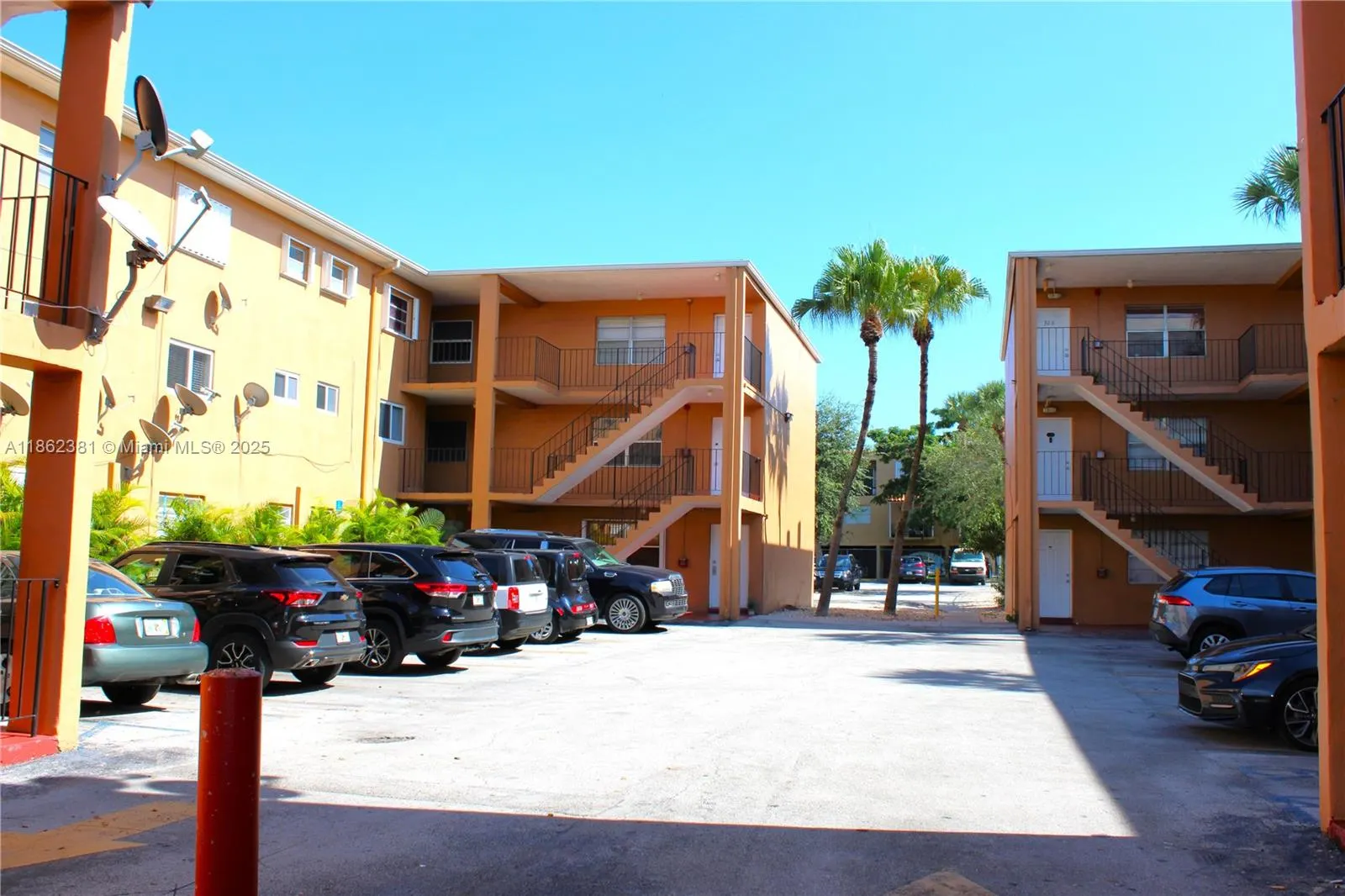 1280 W 54th St, #308B