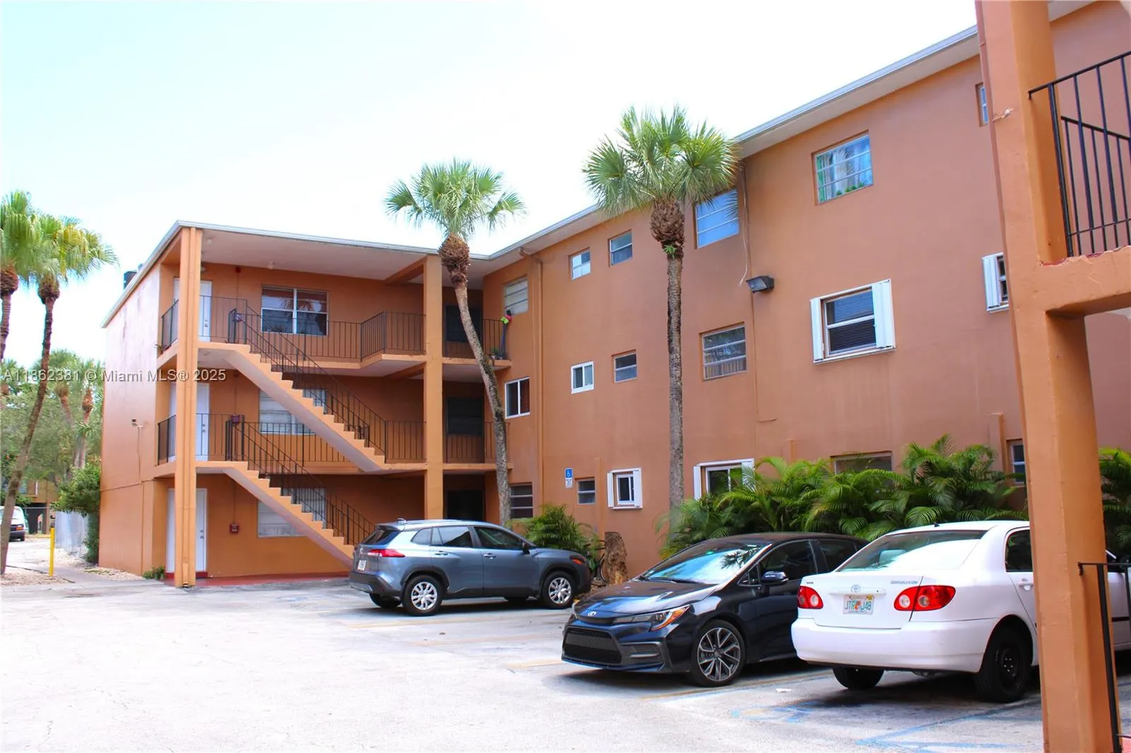 1280 W 54th St, #308B