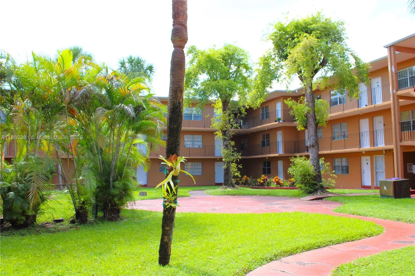 1280 W 54th St, #308B