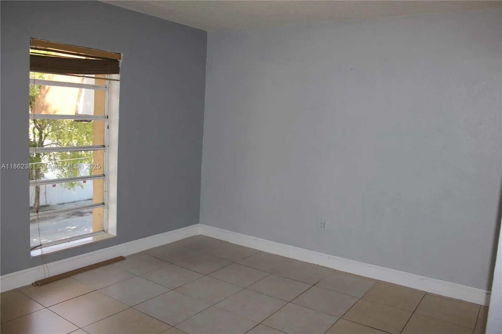 1280 W 54th St, #308B