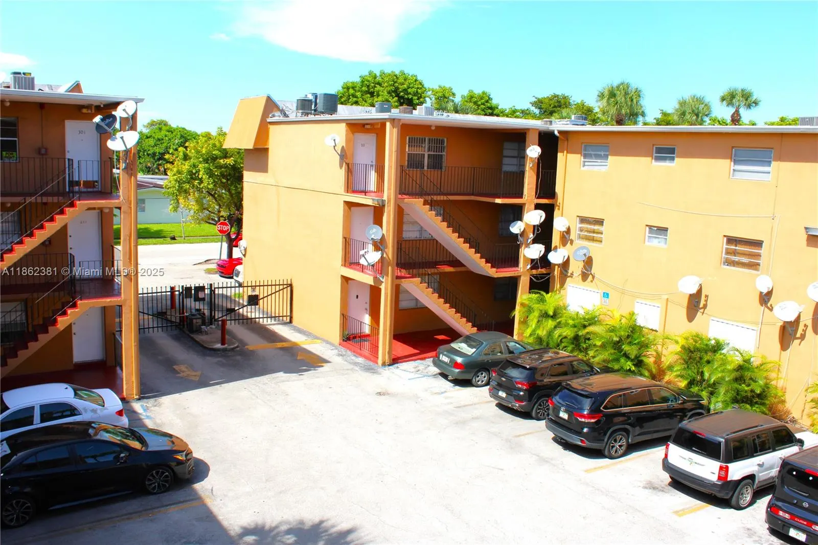1280 W 54th St, #308B