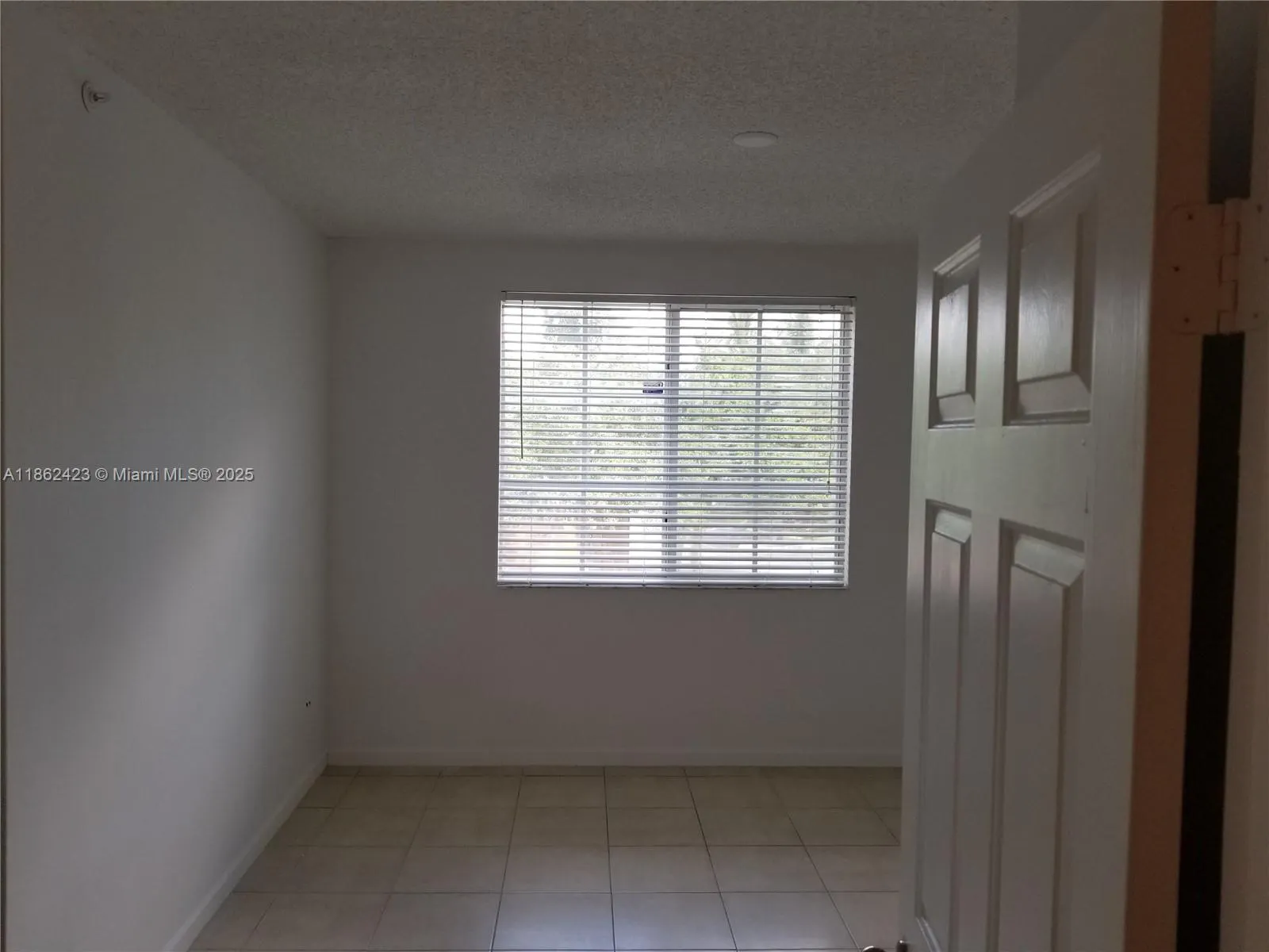 8070 N Nob Hill Rd, #203