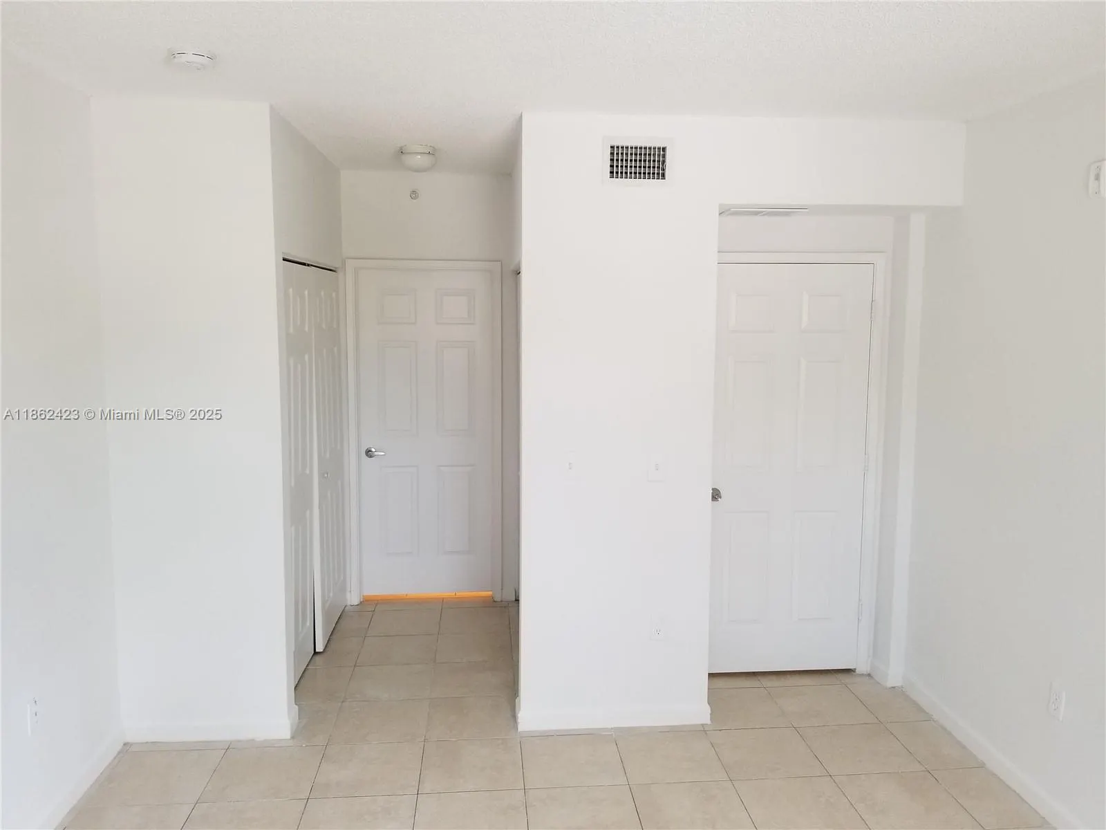 8070 N Nob Hill Rd, #203