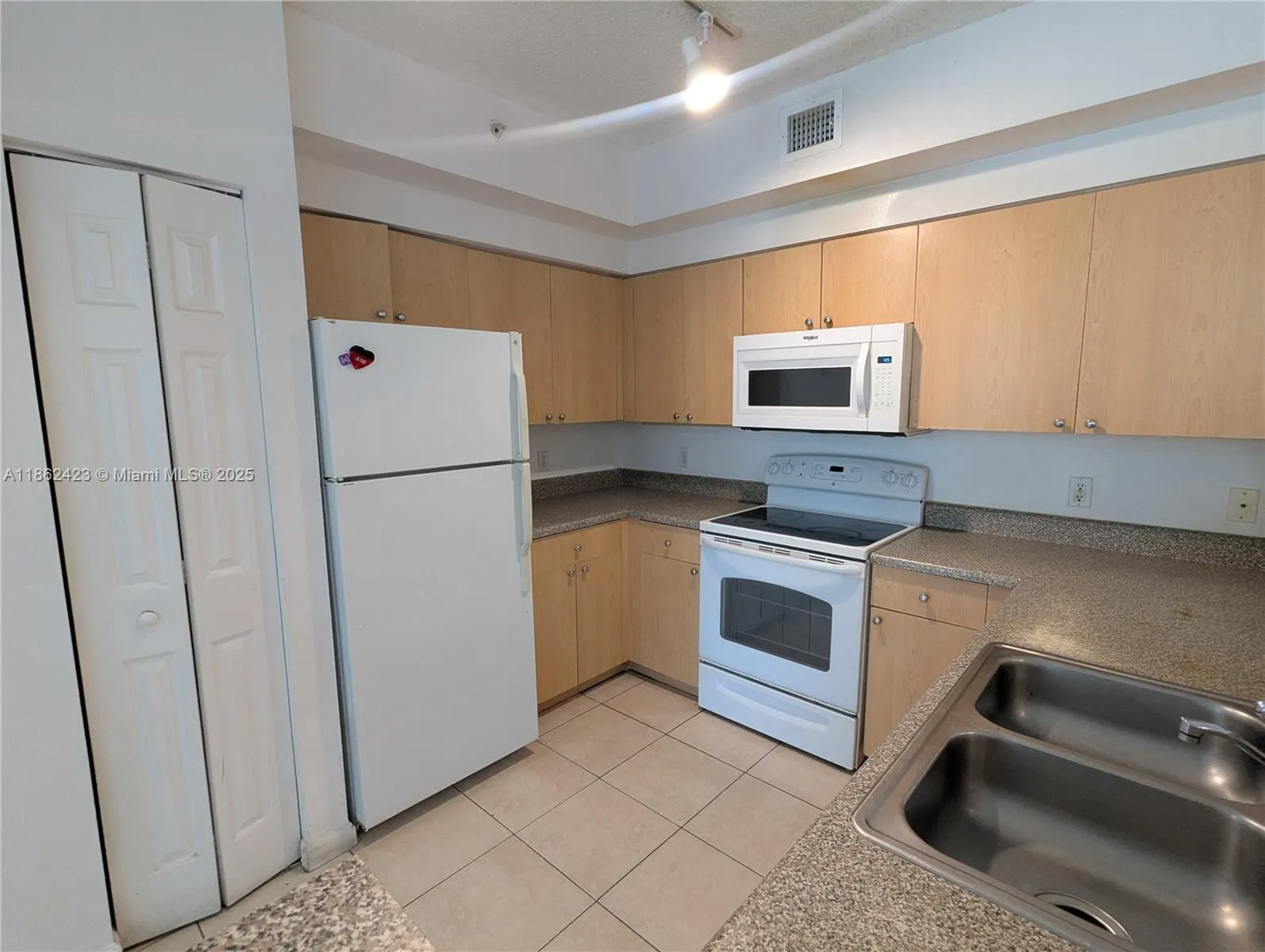 8070 N Nob Hill Rd, #203