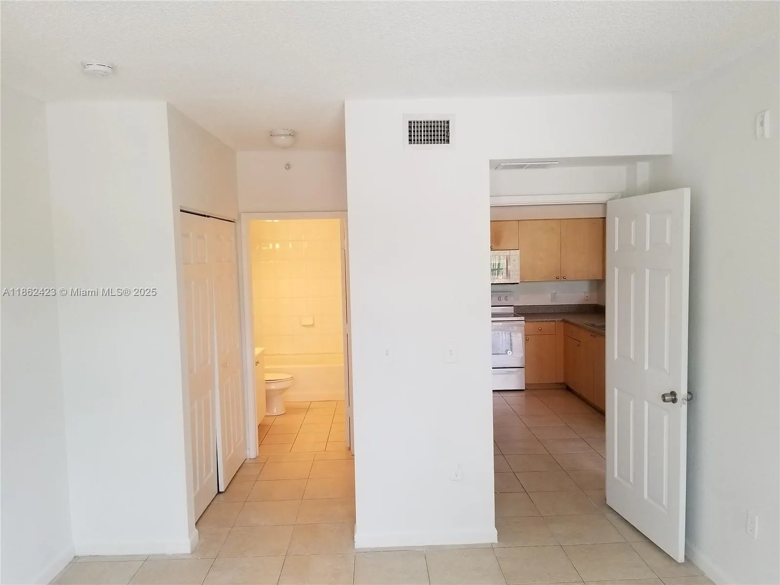8070 N Nob Hill Rd, #203