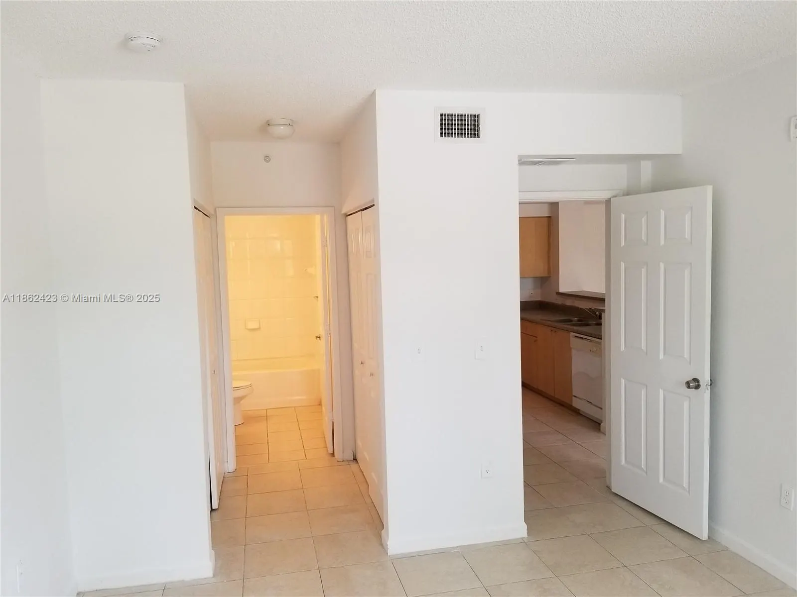 8070 N Nob Hill Rd, #203