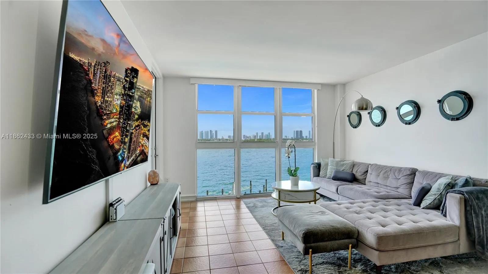 1228 West Ave, #201
