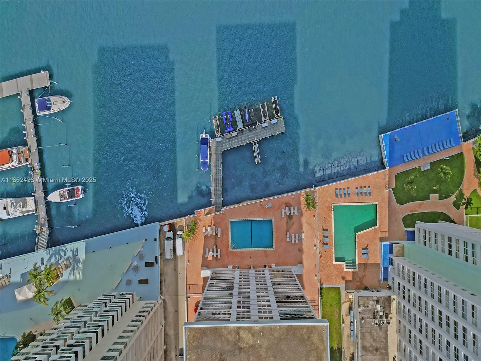 1228 West Ave, #201