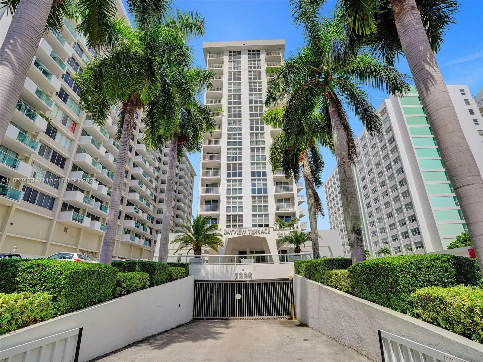 1228 West Ave, #201