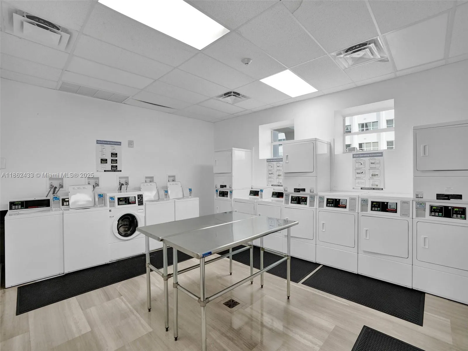 1228 West Ave, #201