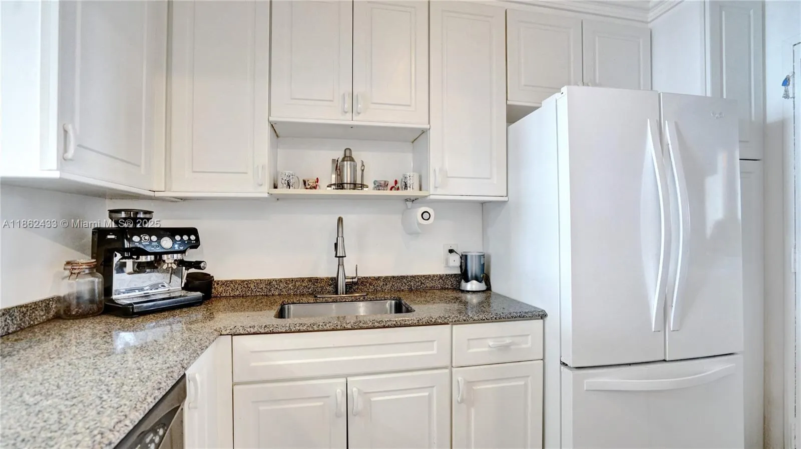 1228 West Ave, #201