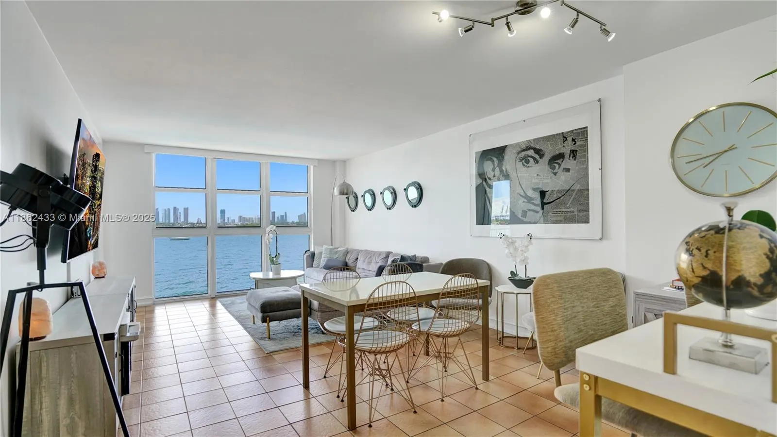 1228 West Ave, #201