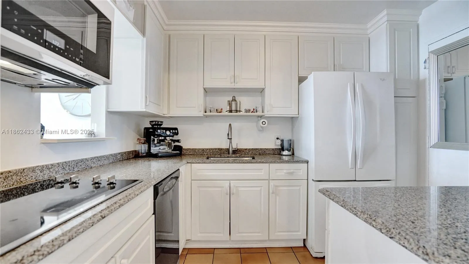 1228 West Ave, #201