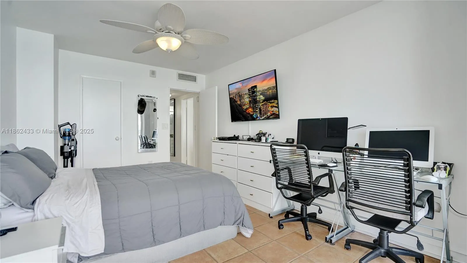 1228 West Ave, #201