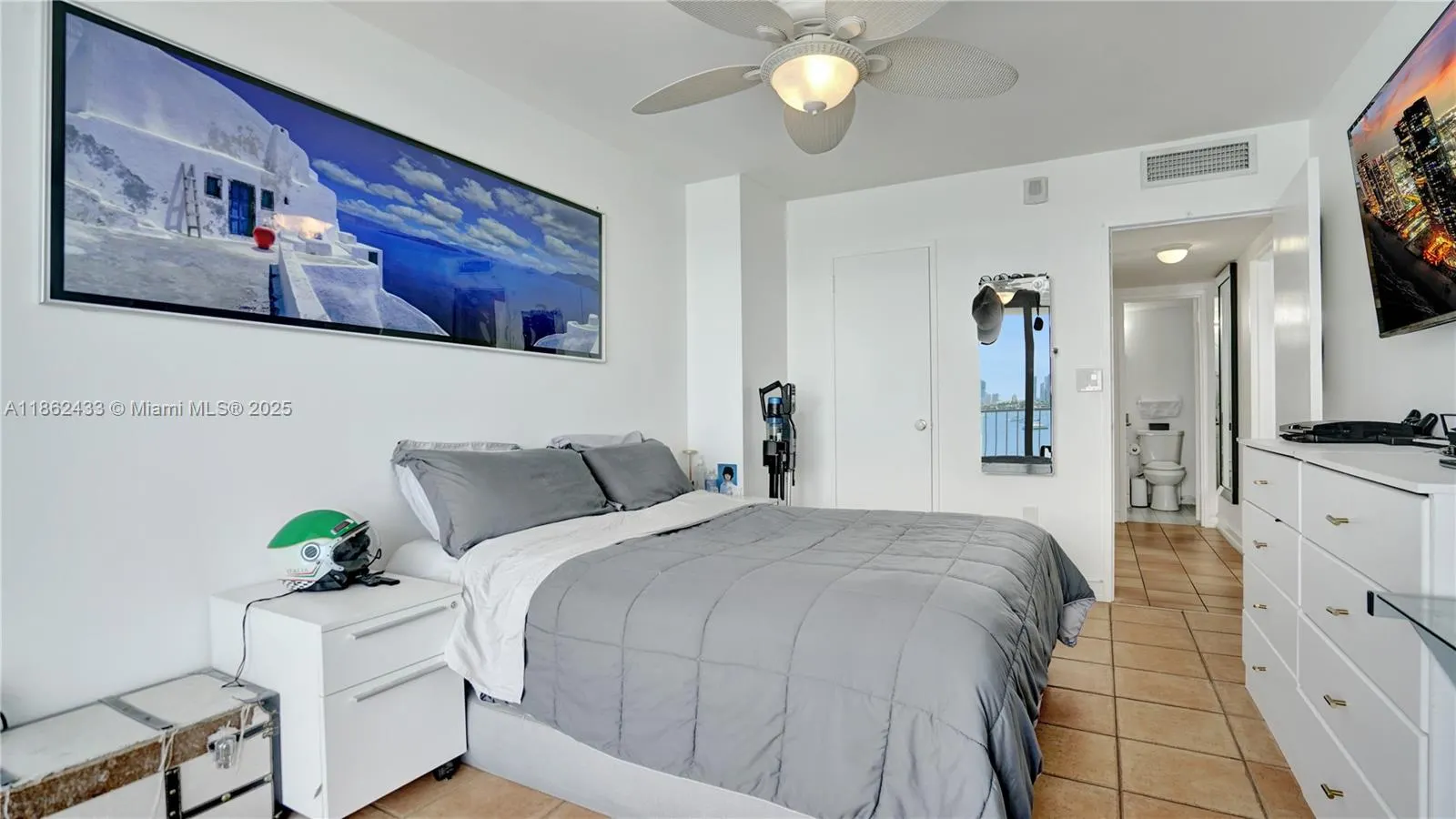 1228 West Ave, #201