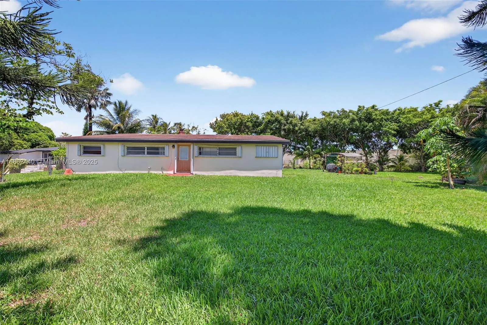 5240 Redwood Ct