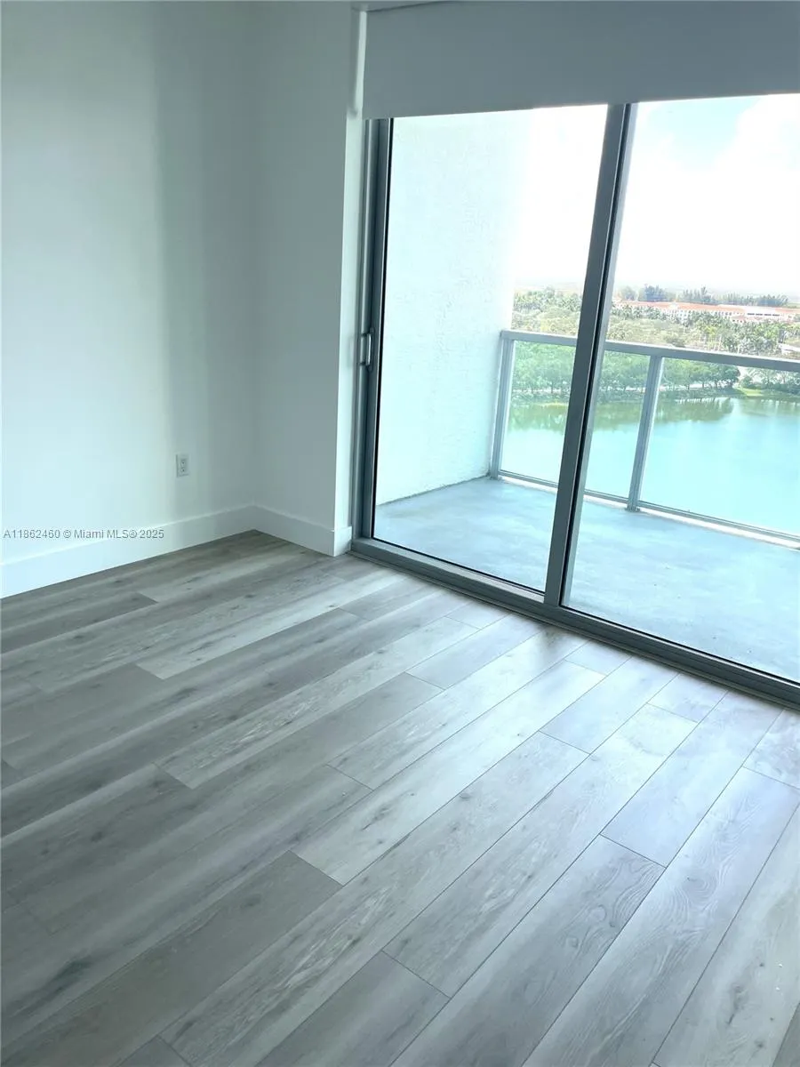 2681 N Flamingo Rd, #1506S