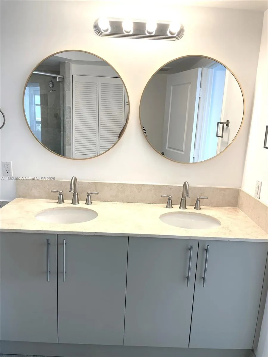 2681 N Flamingo Rd, #1506S