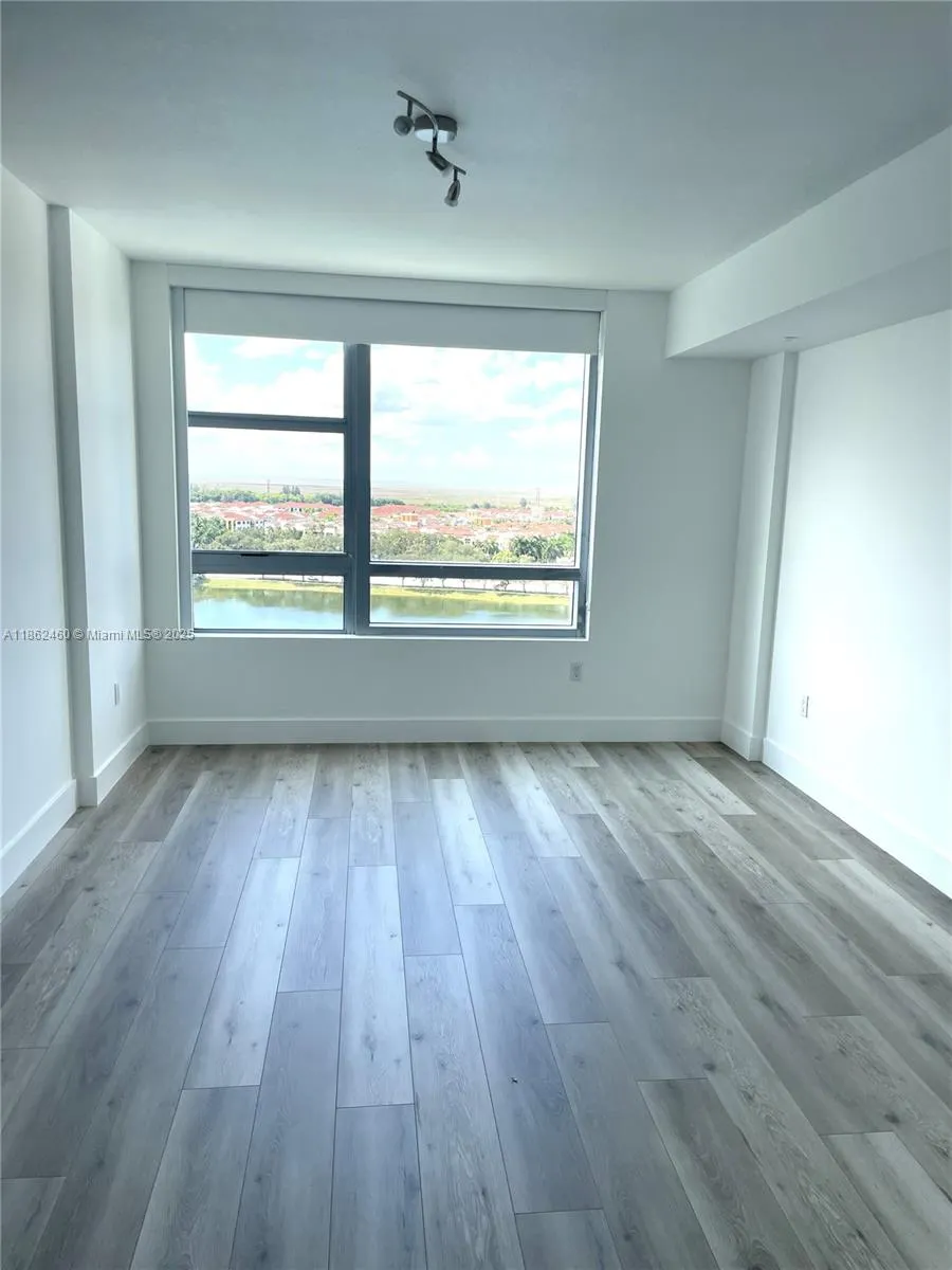 2681 N Flamingo Rd, #1506S