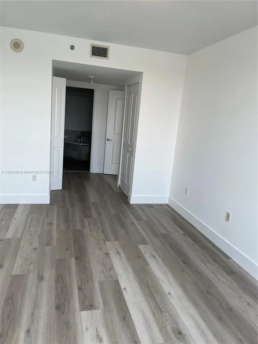 2681 N Flamingo Rd, #1506S