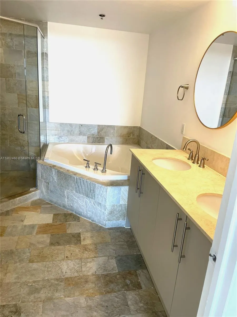 2681 N Flamingo Rd, #1506S