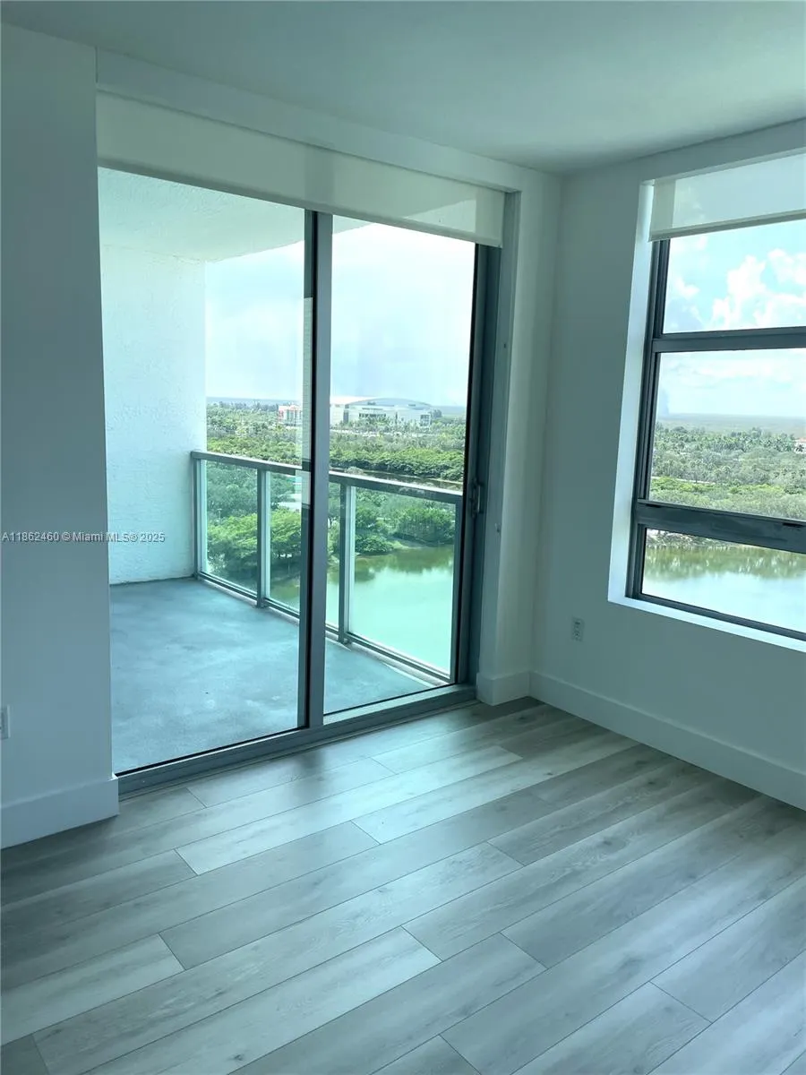 2681 N Flamingo Rd, #1506S