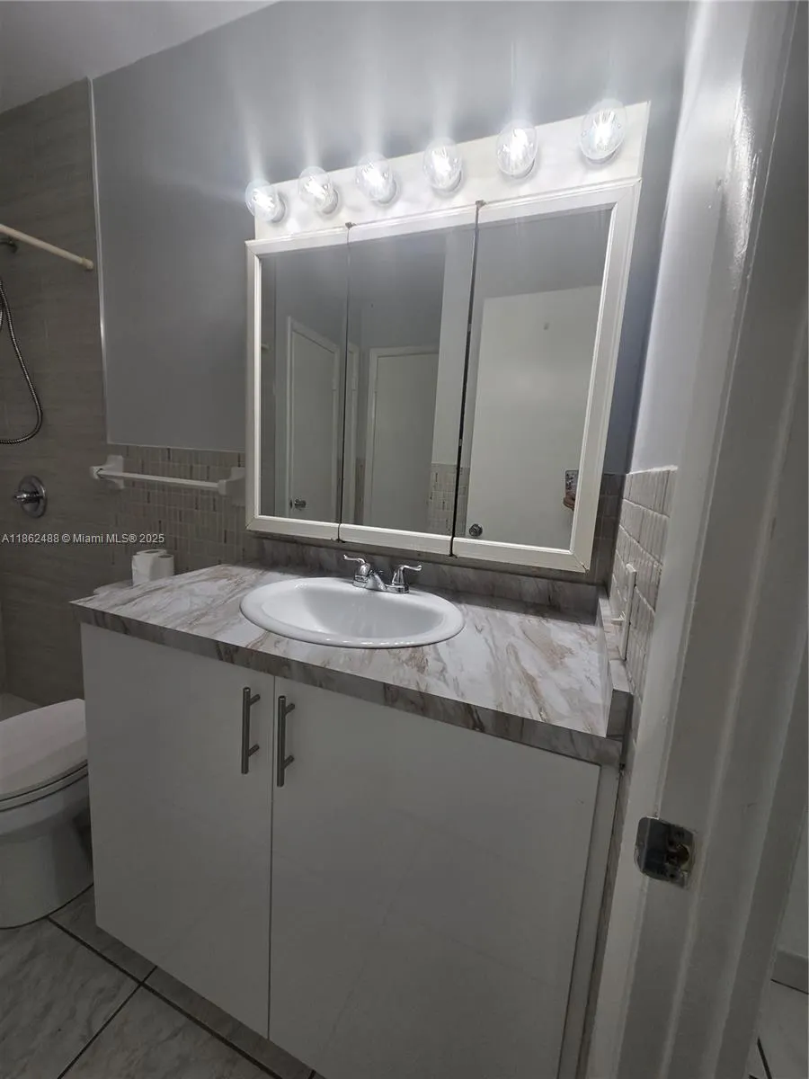 348 S Federal Hwy, #5