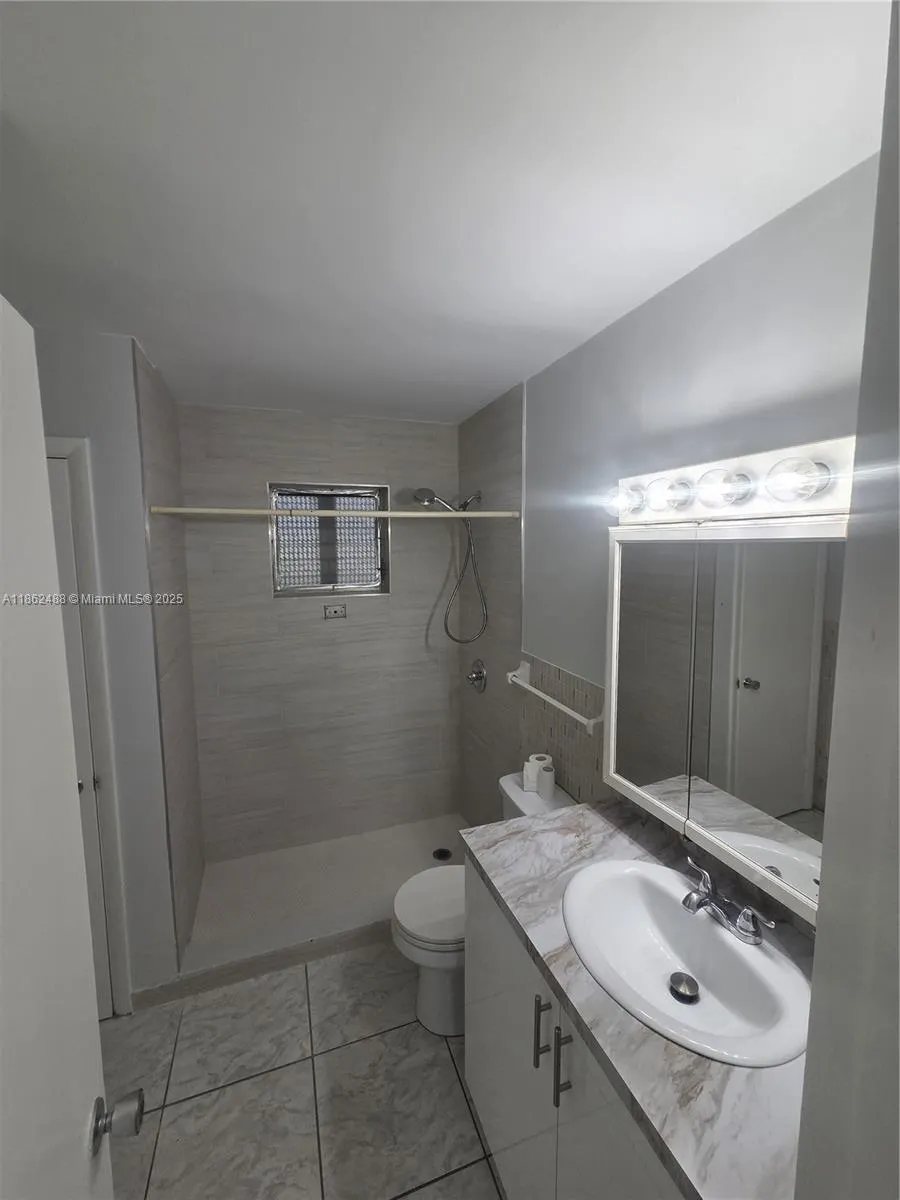 348 S Federal Hwy, #5